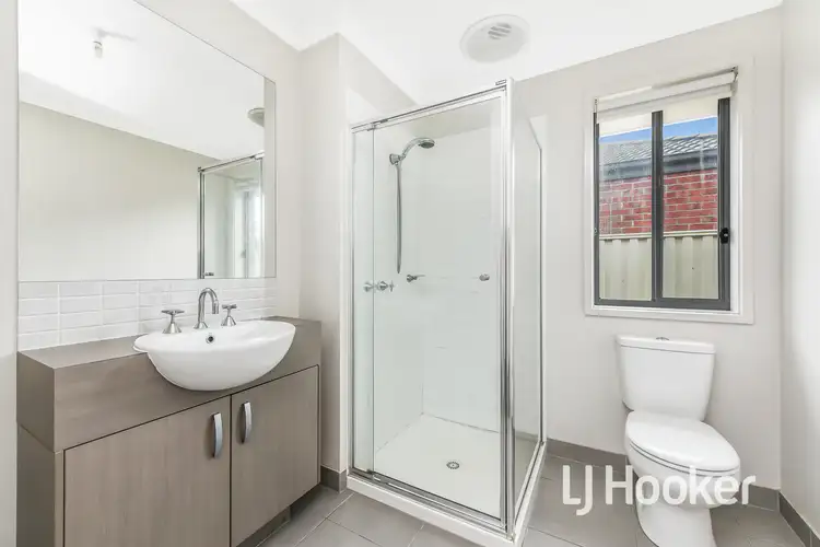 Seventh view of Homely house listing, 105 Blue Horizon Way, Pakenham VIC 3810