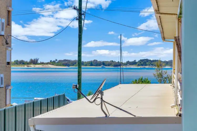 Fifth view of Homely unit listing, 4/81 Frank Street, Labrador QLD 4215