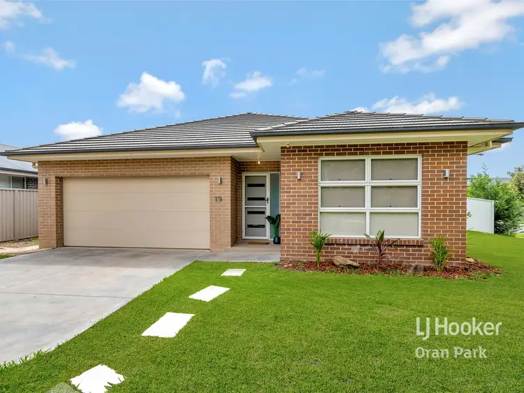 19 Perkins Drive, Oran Park NSW 2570