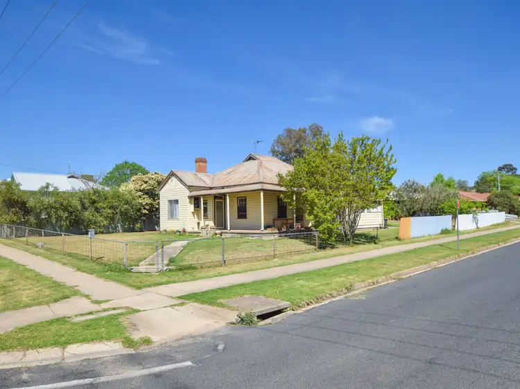 19 Wombat Street, Young NSW 2594