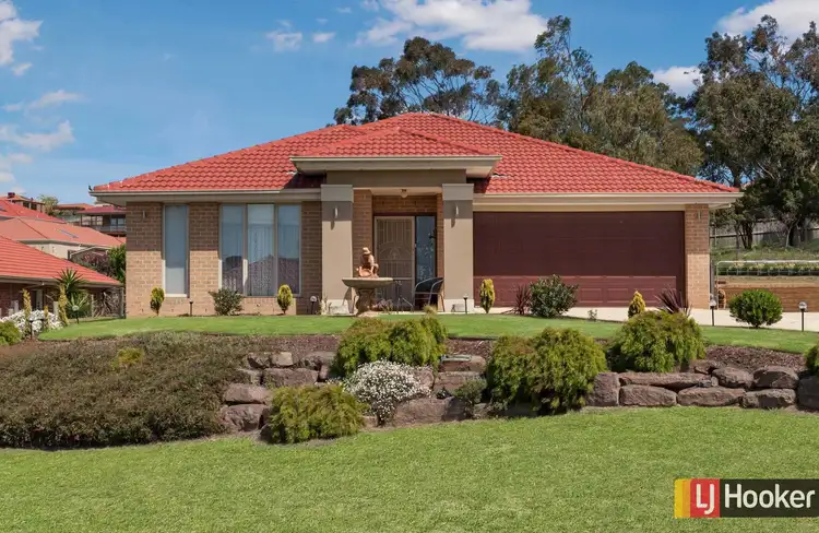 8 Carmelo Court, Hidden Valley VIC 3756