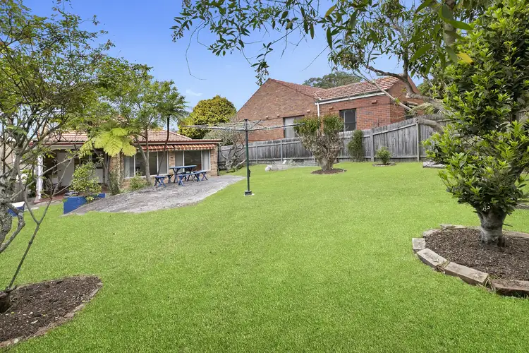 15 Frenchs Forest Road, Seaforth NSW 2092