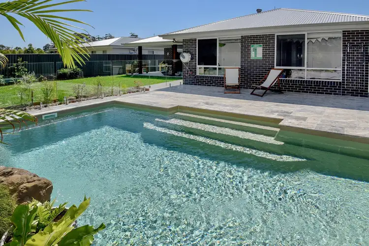 7 Humpback Crescent, Safety Beach NSW 2456