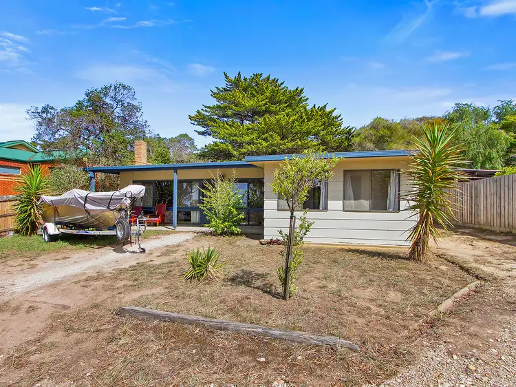 19 Wood St, Metung VIC 3904