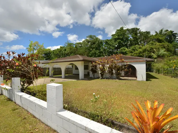 121 Upper Richardson Street, Whitfield QLD 4870