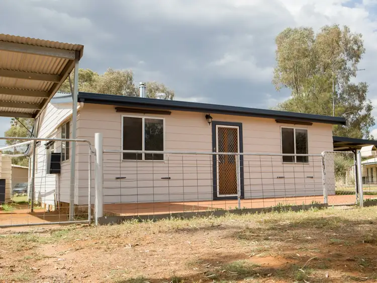 6 Myrangle Street, Yeoval NSW 2868