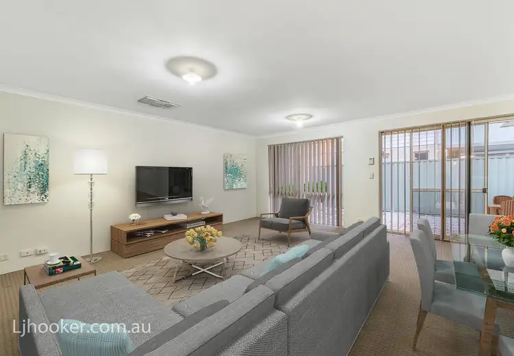 4/11 Norbertine Close, Queens Park WA 6107