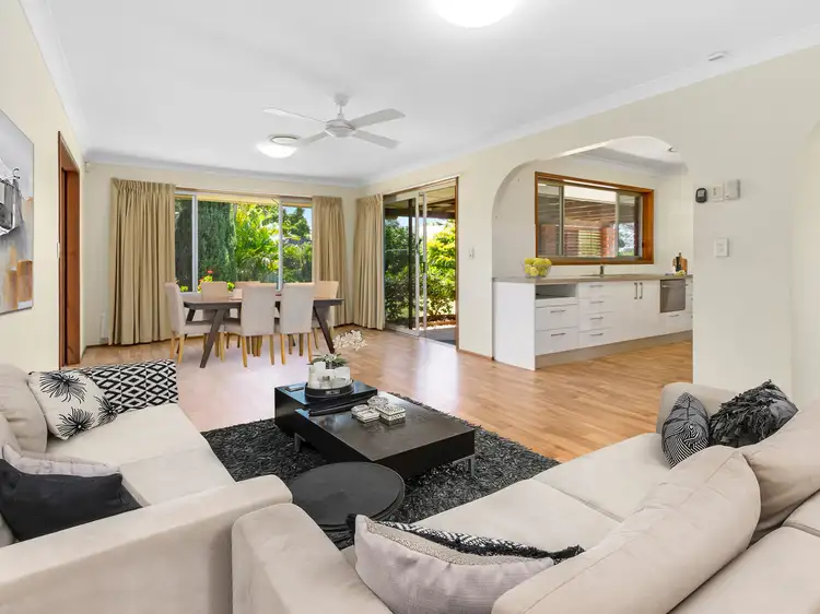 4 Riana Court, Helensvale QLD 4212