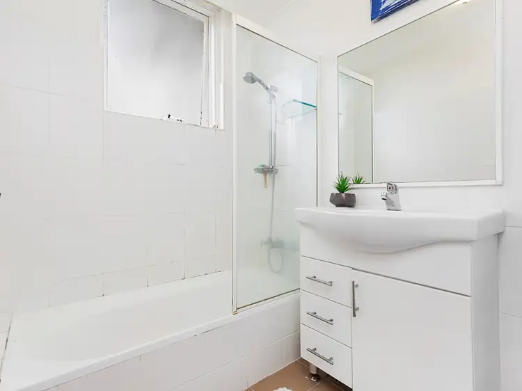 Fifth view of Homely apartment listing, 3/5 Grafton Crescent, Dee Why NSW 2099