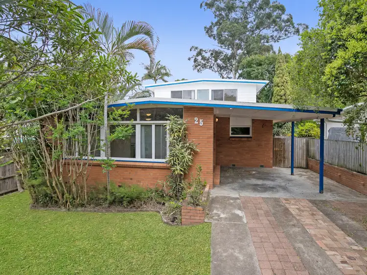 25 Tarbet Street