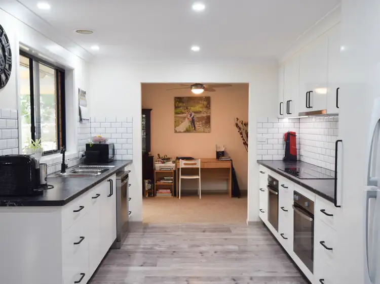 1 Lachlan Close, Young NSW 2594