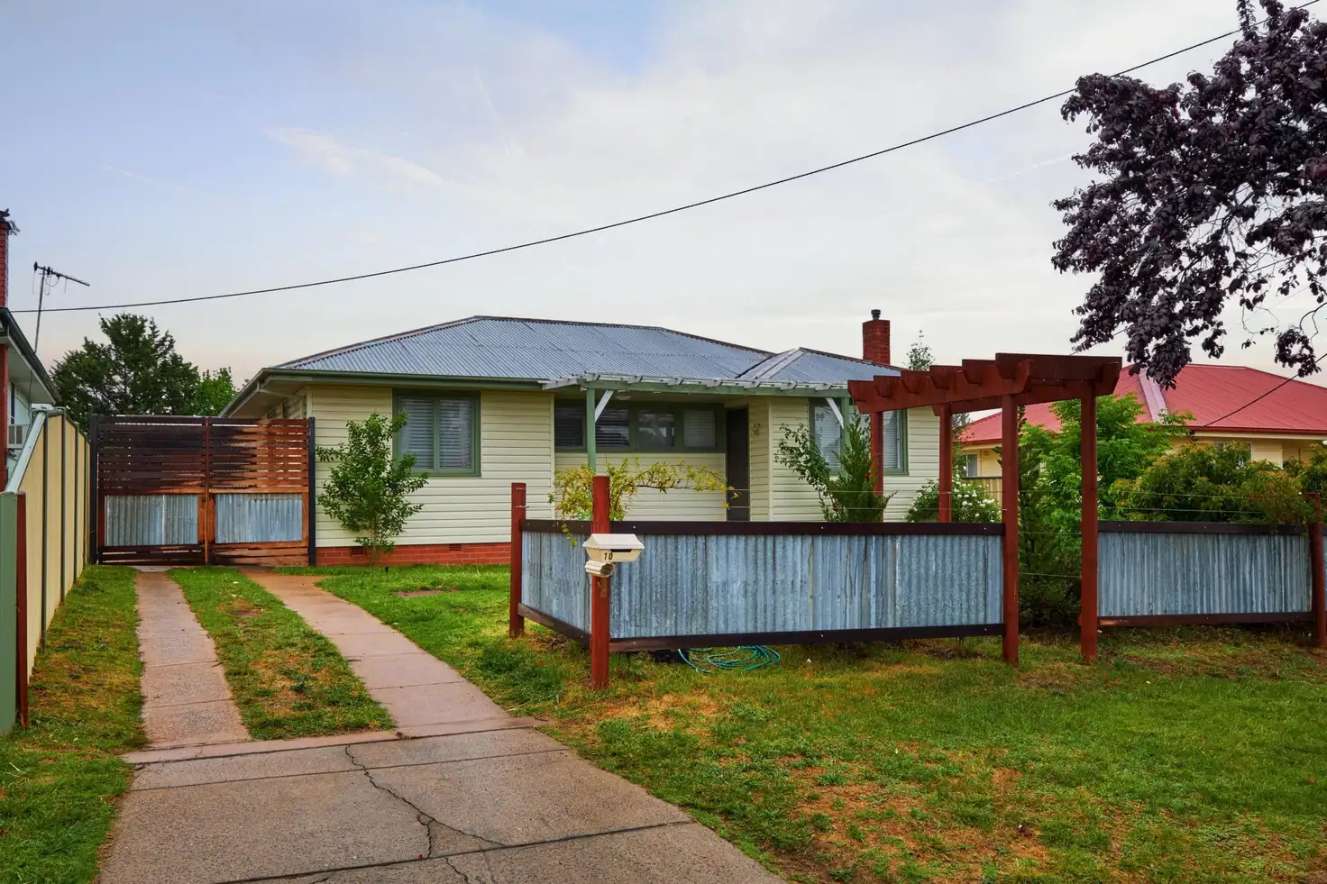 Main view of Homely house listing, 10 Wattle Street, Karabar NSW 2620
