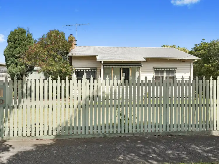 18 Tate Street, Thomson VIC 3219
