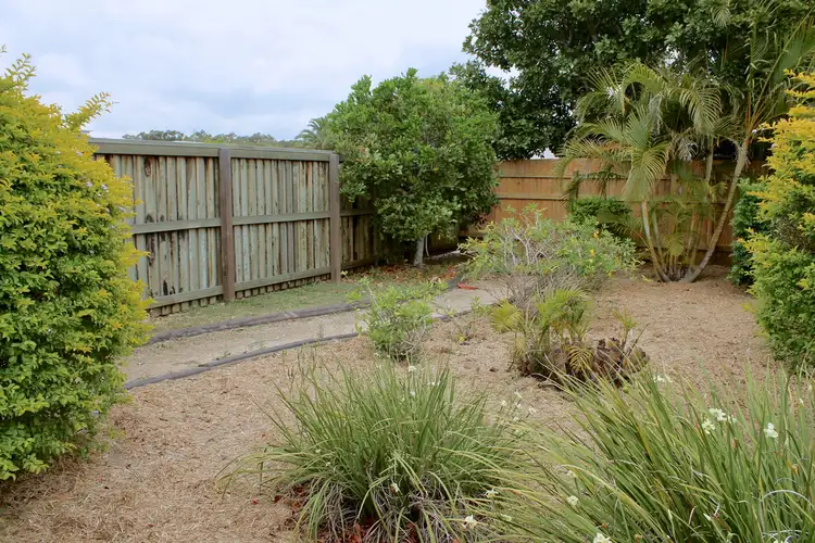 Fourth view of Homely unit listing, 4 Seabreeze Court, Sandstone Point QLD 4511