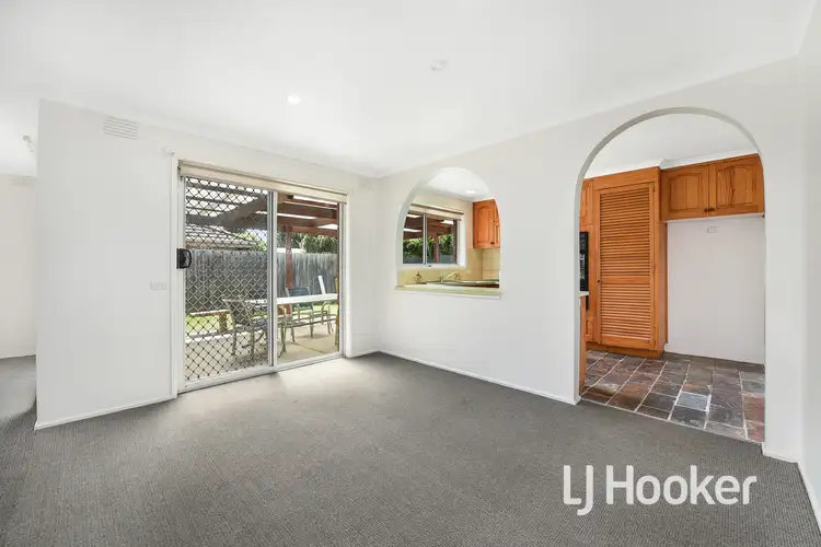 Fifth view of Homely house listing, 9 Evelyne Avenue, Cranbourne VIC 3977