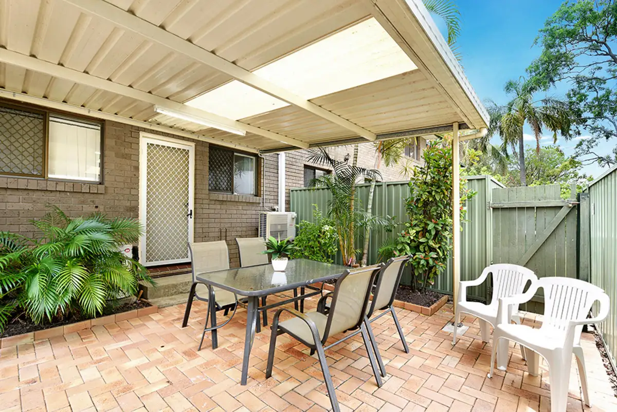 Main view of Homely unit listing, 2/17 Huth Street, Labrador QLD 4215