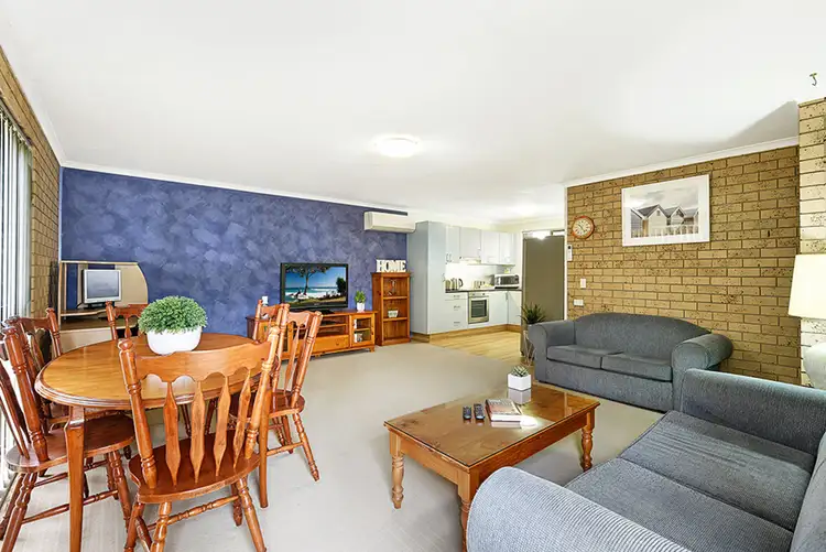 Second view of Homely unit listing, 2/17 Huth Street, Labrador QLD 4215