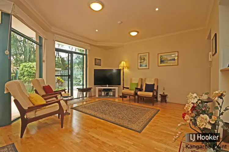 Fifth view of Homely unit listing, 8/10 Goodwin Street, Kangaroo Point QLD 4169