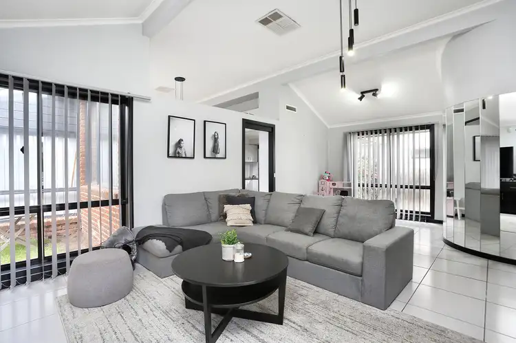 2 Whistler Walk, South Morang VIC 3752