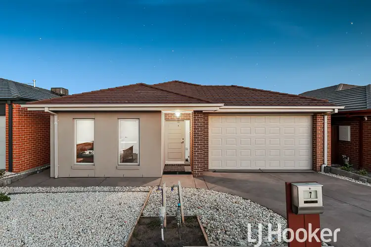 7 Celtic Drive, Cranbourne East VIC 3977