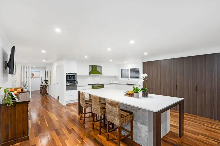 Second view of Homely house listing, 7 Lowanna Drive, Ashmore QLD 4214