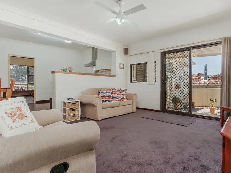 30 Hennessy Ave, Orelia WA 6167