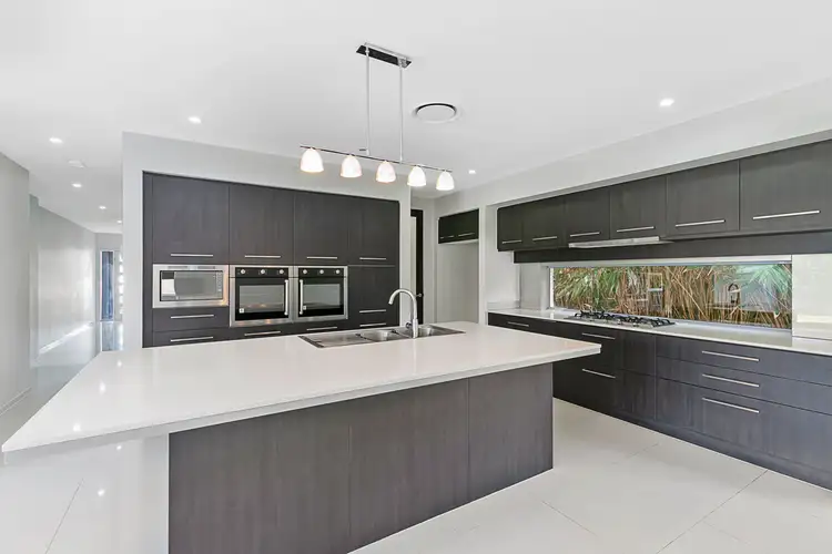 2 Beard Place, Wellington Point QLD 4160