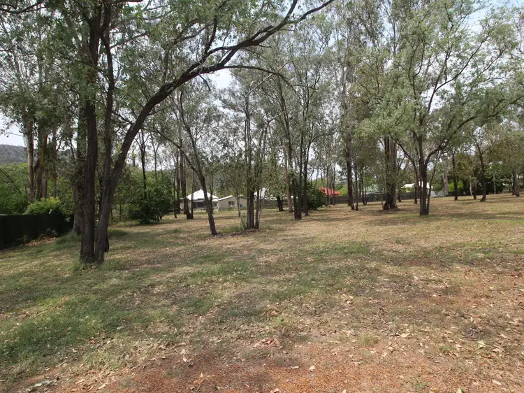 4 Mack Street, Esk QLD 4312