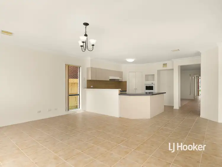 Fourth view of Homely house listing, 10 Spinningdale Close, Seabrook VIC 3028