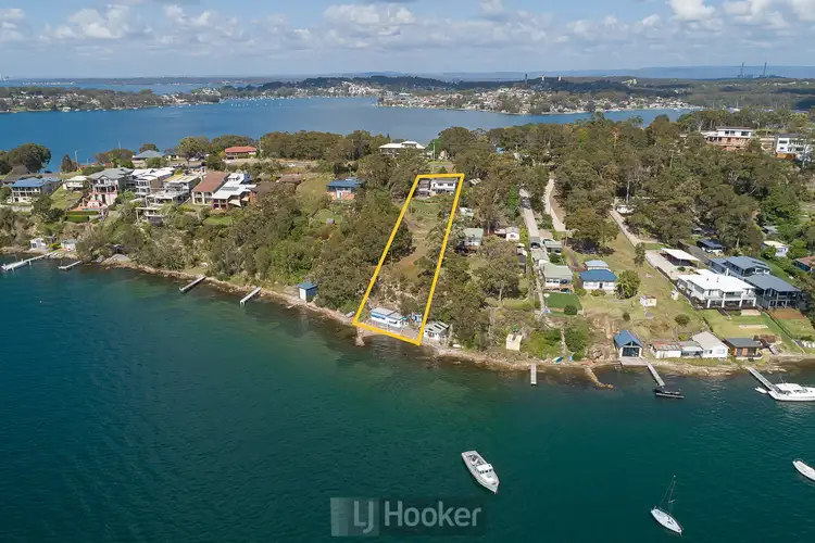 223 Fishing Point Road, Fishing Point NSW 2283