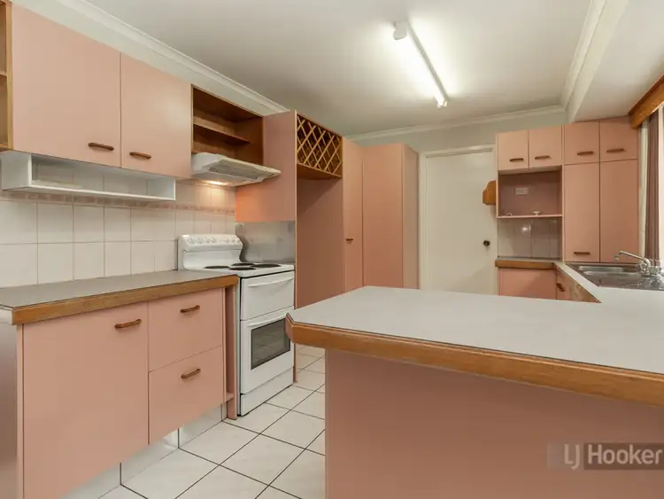 Second view of Homely house listing, 4 Piccadilly Court, Browns Plains QLD 4118