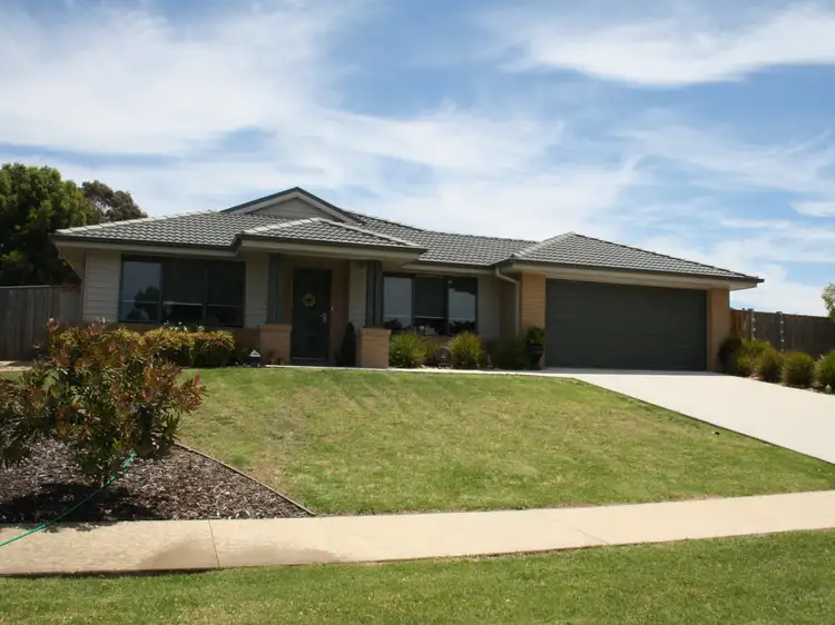 7 David Court
