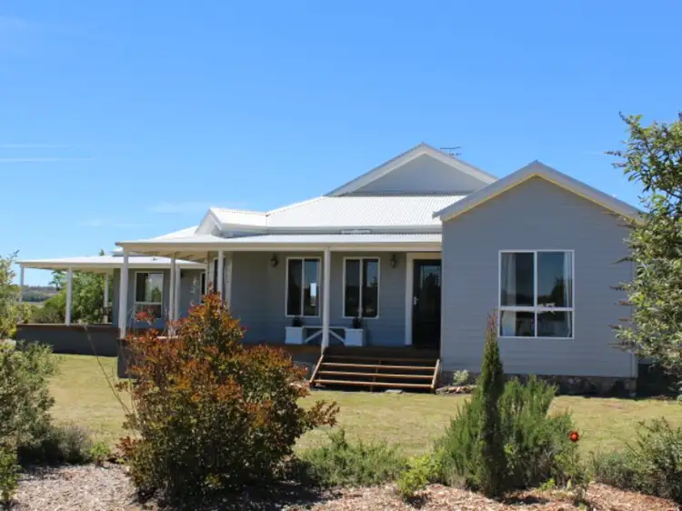 74 East Pandora Road, Glen Innes NSW 2370