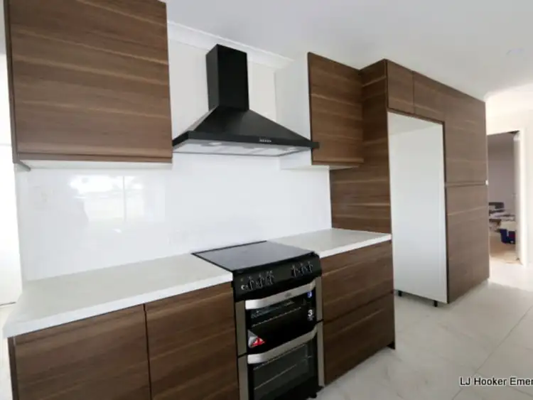 Sixth view of Homely house listing, 7 Costello Court, Emerald QLD 4720