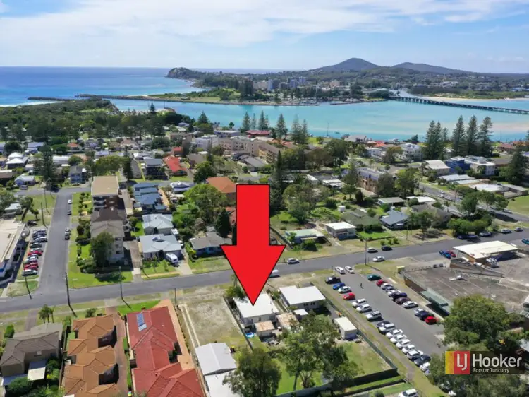 12 Parkes Street, Tuncurry NSW 2428