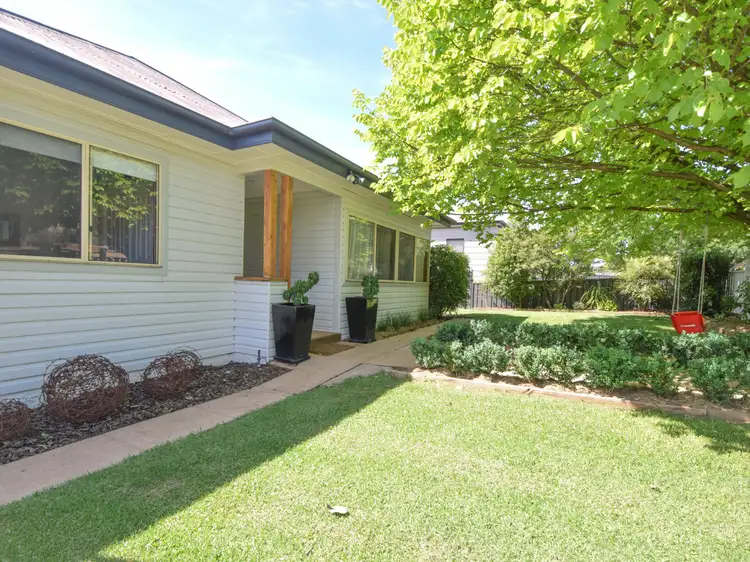48 Yass Streert, Young NSW 2594