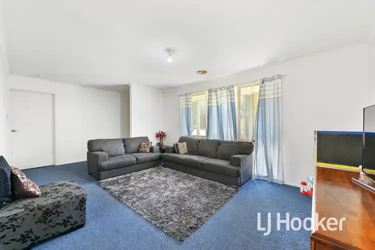 Second view of Homely house listing, 6 Matthews Court, Pakenham VIC 3810