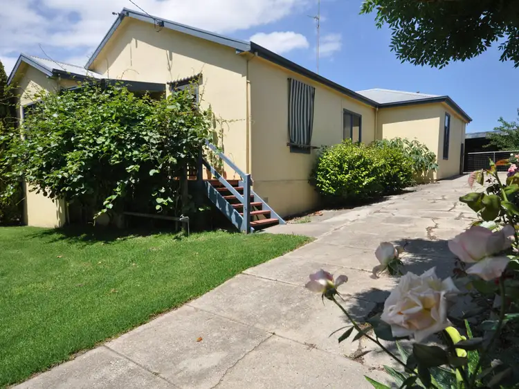 32 Alexander Parade, Bairnsdale VIC 3875