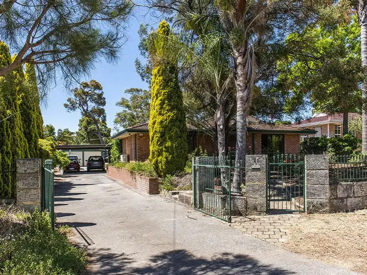 21 Pauline Avenue, Kalamunda WA 6076