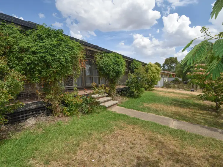 2 Jimmy Noonan Close, Young NSW 2594