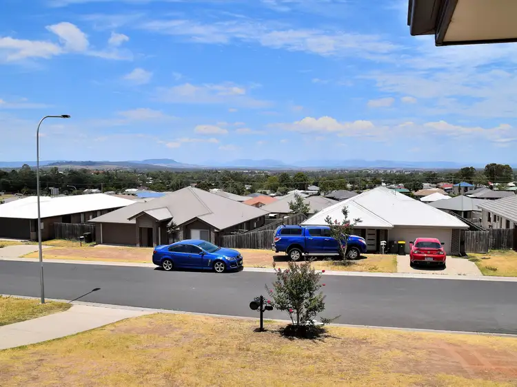 15 Capital Drive, Rosenthal Heights QLD 4370