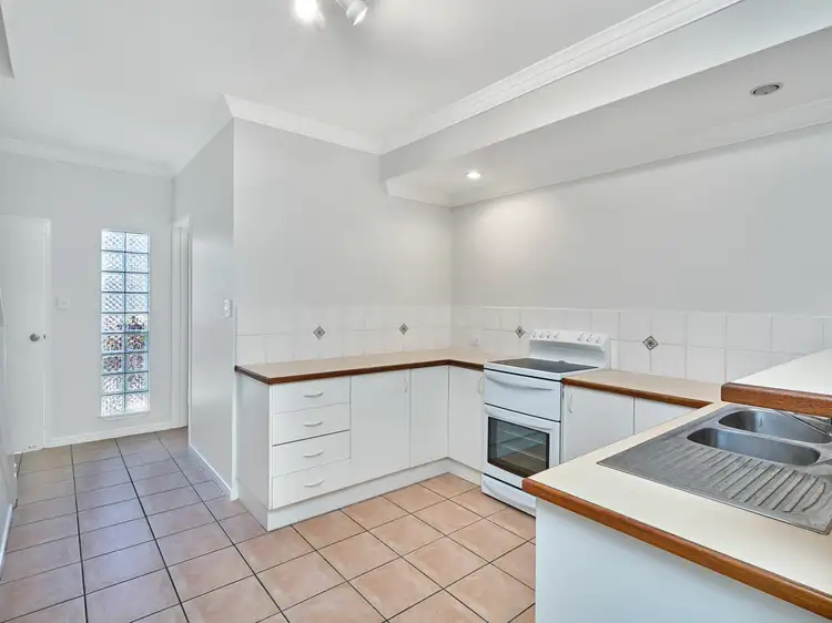 Unit 2/35-37 Rutherford Street, Yorkeys Knob QLD 4878