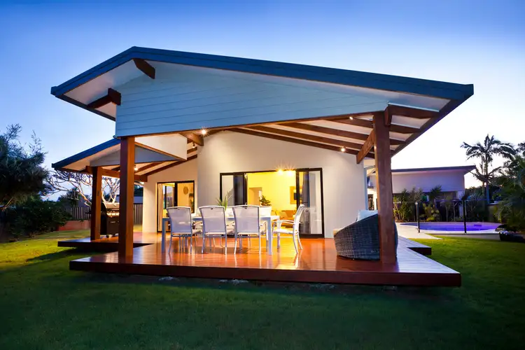 2 Lorikeet La, Burleigh Waters QLD 4220