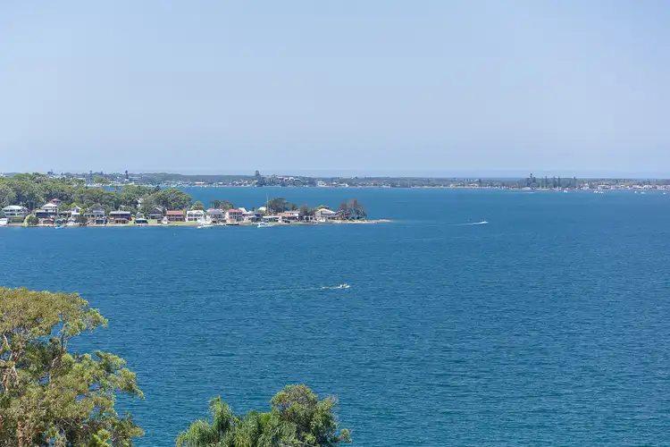 57 Sunlight Parade, Fishing Point NSW 2283