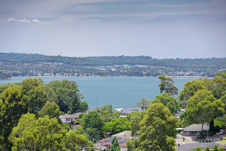 8 Express Circuit, Marmong Point NSW 2284