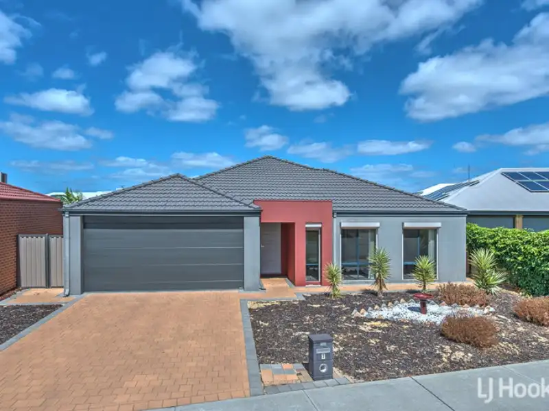 Main view of Homely house listing, 7 Mannhein Crescent, Piara Waters WA 6112