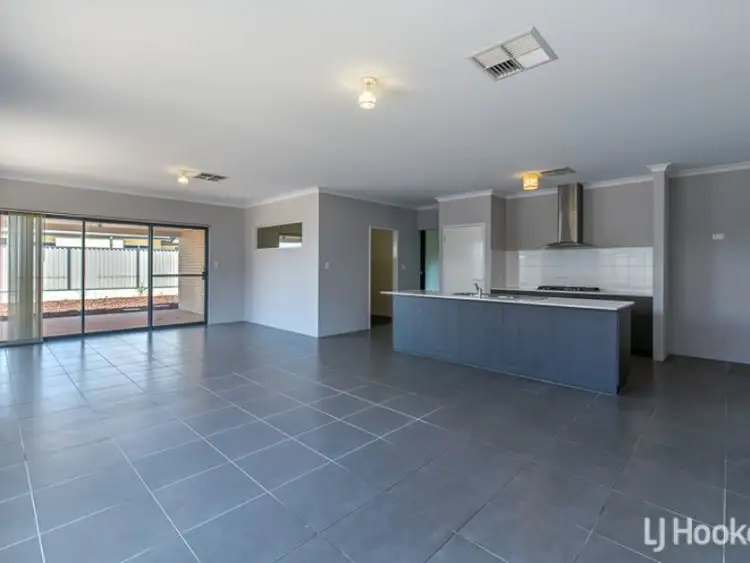 Fourth view of Homely house listing, 7 Mannhein Crescent, Piara Waters WA 6112