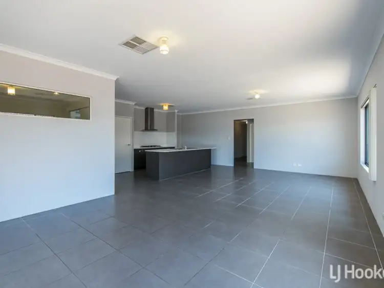 Fifth view of Homely house listing, 7 Mannhein Crescent, Piara Waters WA 6112