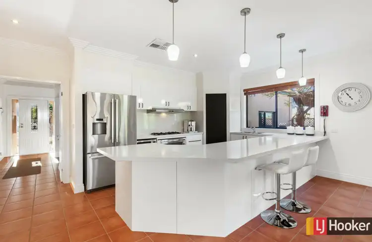 Sixth view of Homely house listing, 8 Uno Court, Hidden Valley VIC 3756