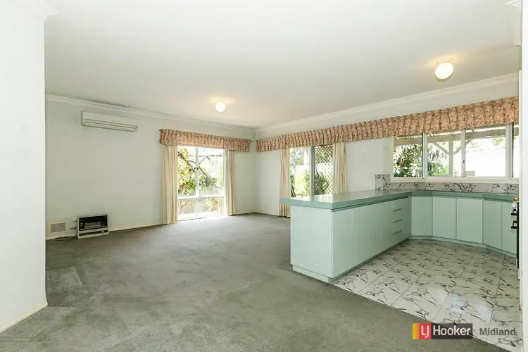 13 Buckingham Road, Swan View WA 6056